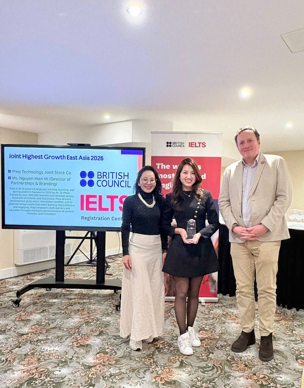 Prep Edu representative, Ms. Nguyen Hien Mi, received the Joint Highest Growth in East Asia 2026 award.jpg