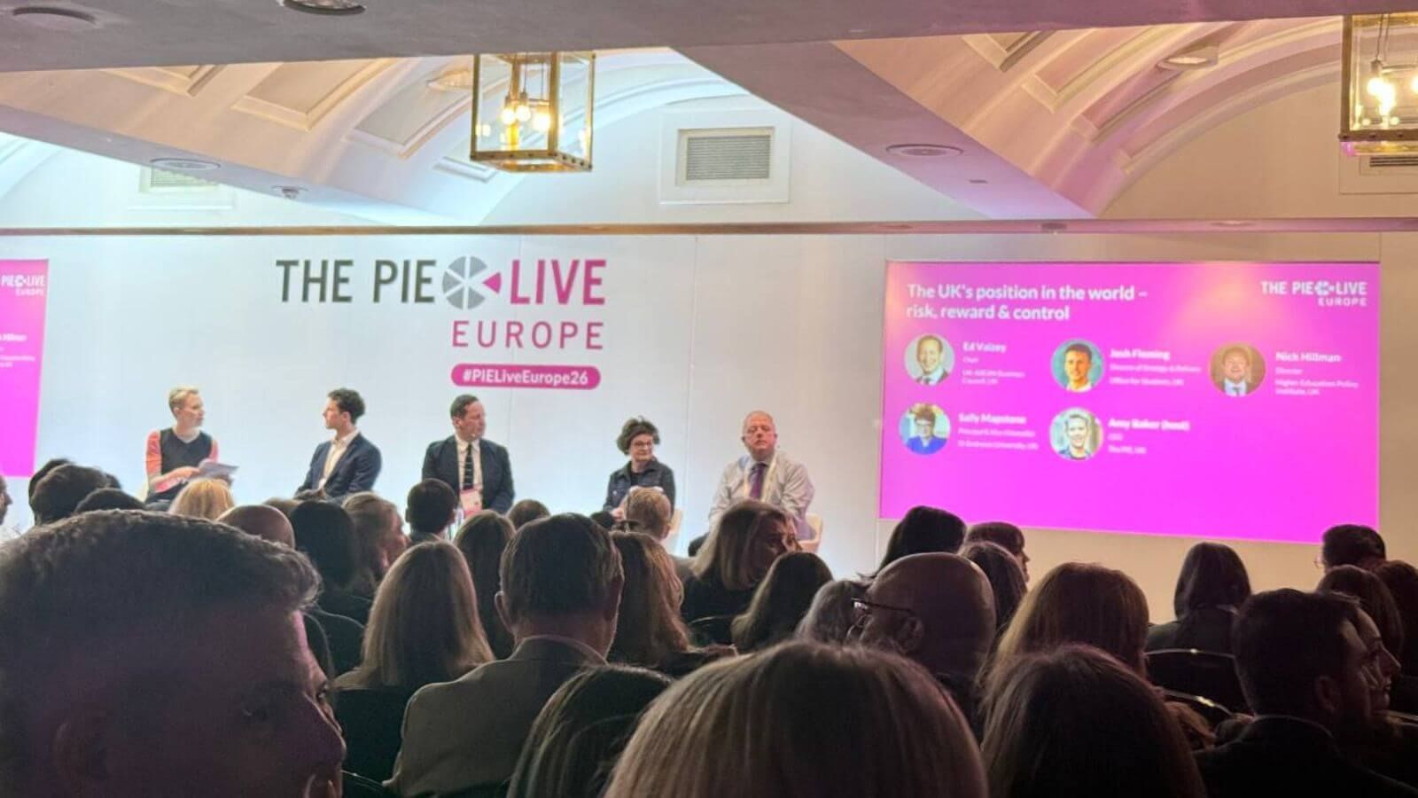 The keynotes gathering top thought leaders.jpg