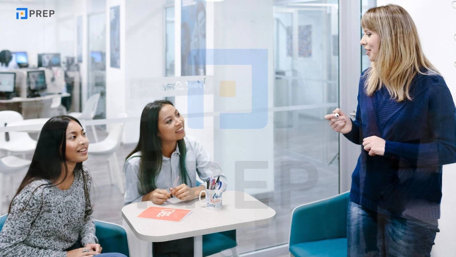 Các khóa học tiếng Anh cho người mất gốc offline tại trung tâm